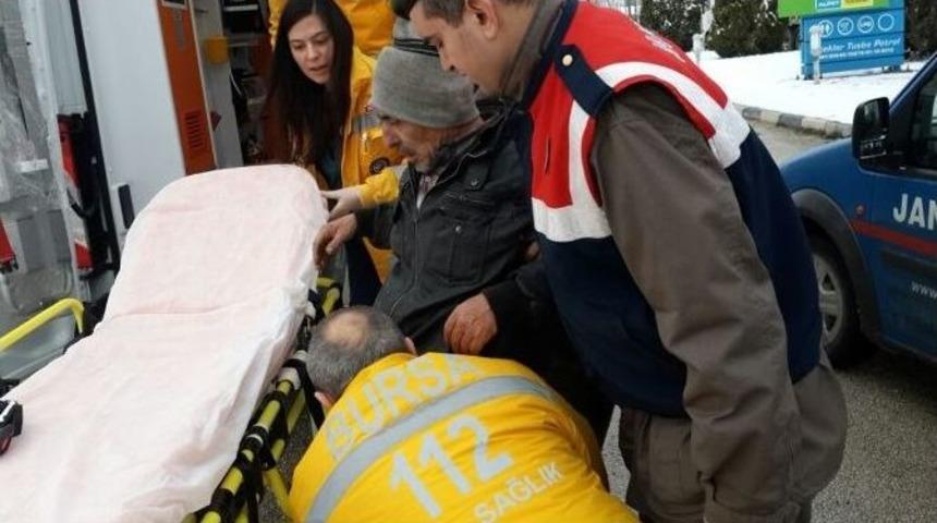 Donmak &Uuml;zere Bulunan &Ccedil;obanın İmdadına Jandarma Yetişti