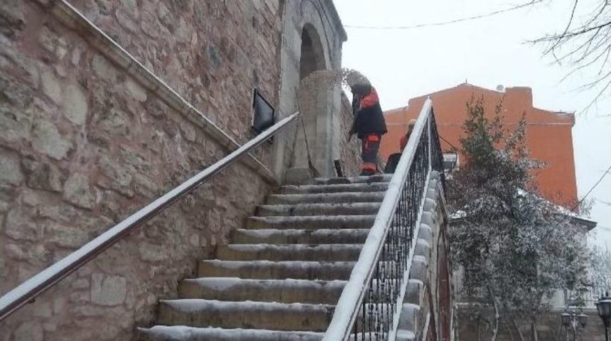 Beyoğlu Belediyesi&rsquo;nden 7/24 Kar Mesaisi