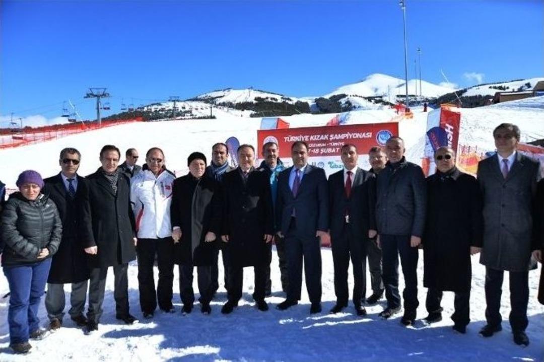 Kızağın Şampiyonları &Ouml;d&uuml;llendirildi