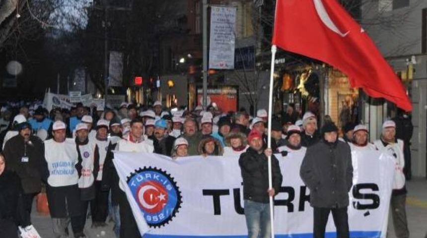 Eskişehir'de 1500 Iş&ccedil;i Kıdem Tazminatı D&uuml;zenlemesini Protesto Etmek I&ccedil;in Y&uuml;r&uuml;d&uuml;
