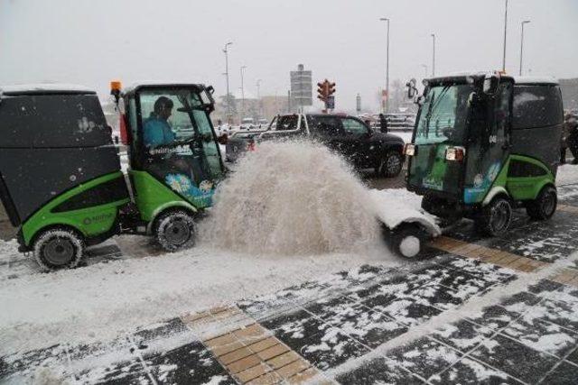 Kayseri'de Kent Merkezinde Kar Kalınlığı 40 Santim