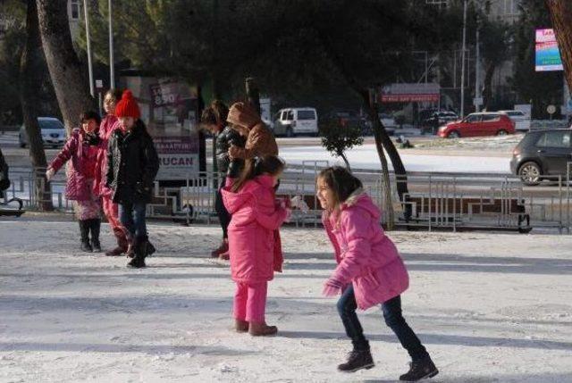 Menteşe'nin Yüksek Kesimleri Beyaza Büründü