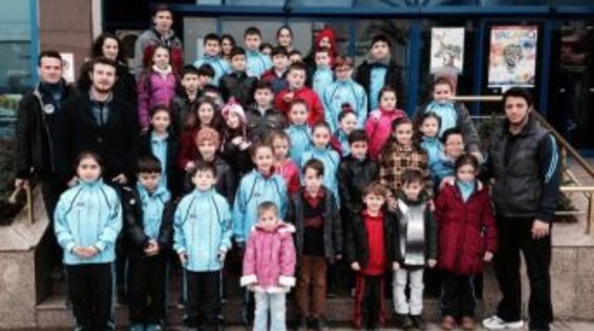 B&uuml;y&uuml;kşehirli Karateciler Tıngır Mıngır&rsquo;ı İzledi