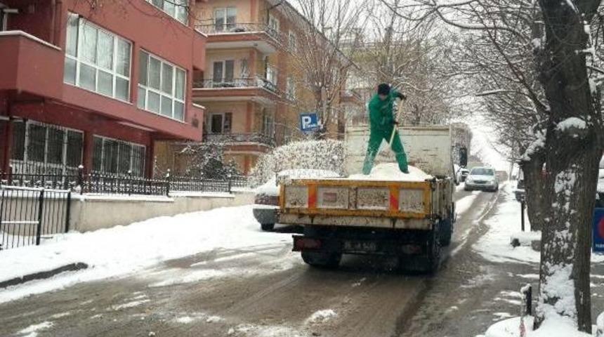 Ankara'da Kar Yağışı Başladı Ekipler Yollara D&uuml;şt&uuml;