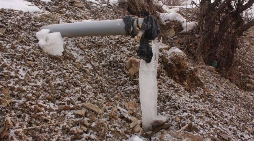Hakkari&rsquo;de Dondurucu Soğuklar