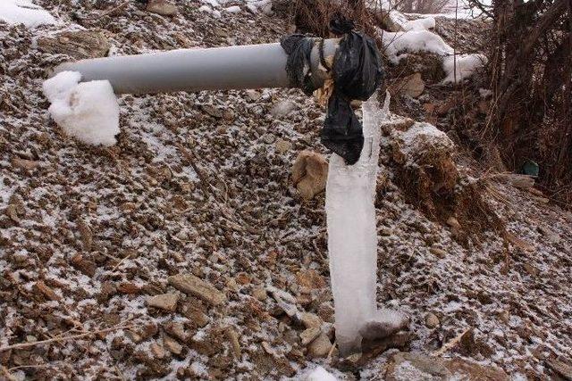 Hakkari’de Dondurucu Soğuklar