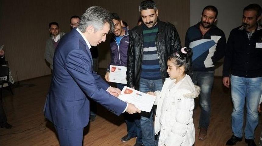 Badep&rsquo;e Katılan Babalar Sertifikalarını Aldı