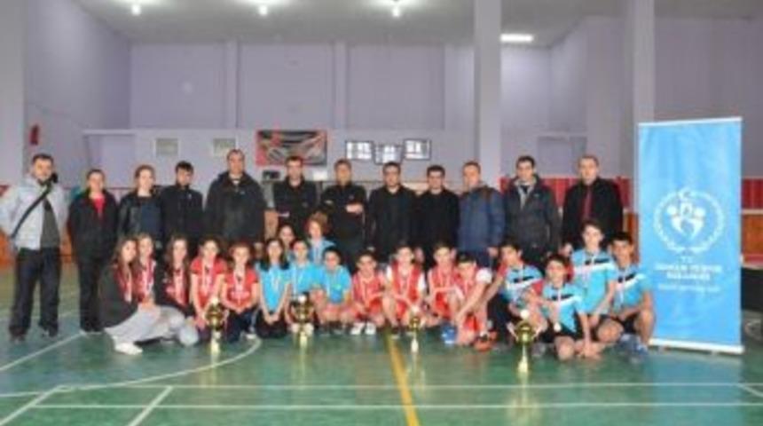 Yıldızlar Badminton Müsabakaları Sona Erdi