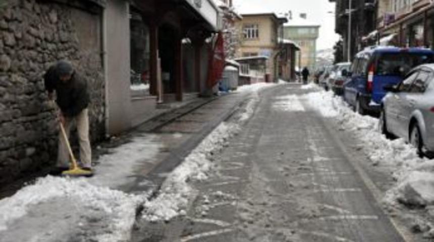 Bartın'da 77 K&ouml;y Yolu Ulaşıma Kapandı
