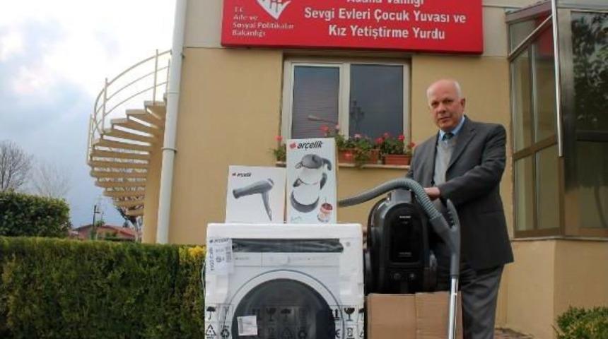Kimsesizlere 2 Bin Liralık Beyaz Eşya Bağışladı, Tehdit Su&ccedil;undan Kurtuldu