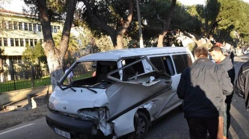 Nazilli&rsquo;de Trafik Kazası: 1 Yaralı