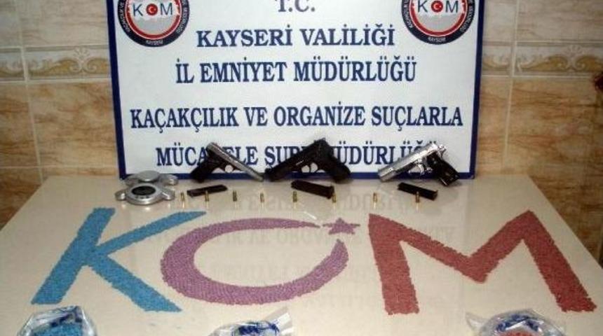 Kayseri&rsquo;De 3 Uyuşturucu Satıcısı Tutuklandı