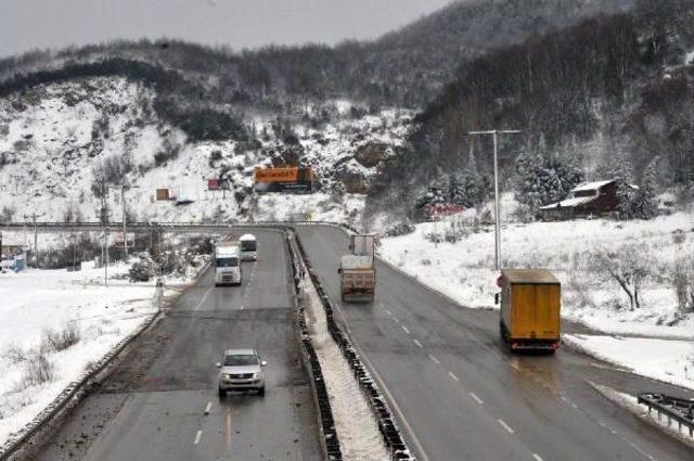 Yalova'da 10 Köy Yolu Ulaşıma Kapandı