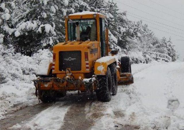 Yalova'da 10 Köy Yolu Ulaşıma Kapandı