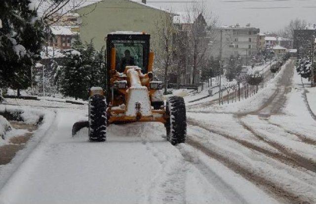 Yalova'da 10 Köy Yolu Ulaşıma Kapandı