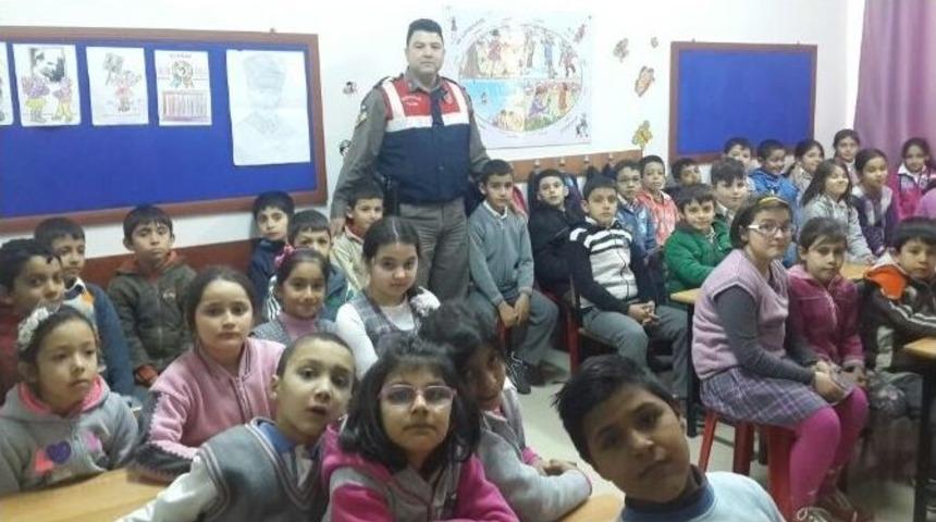 Jandarmadan &Ccedil;ocuklara Trafik Dersi