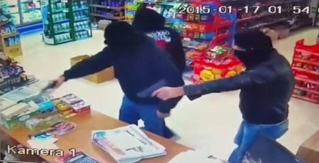 Pompacılar, Silahlı Soygunculara Direndi