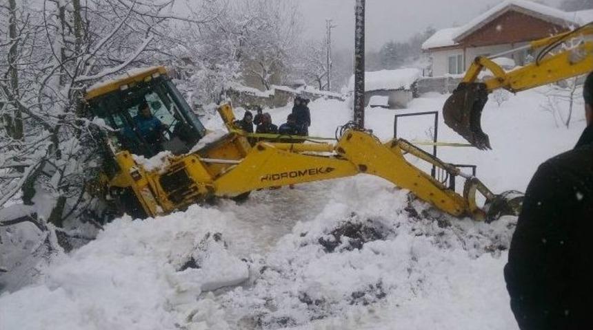 Sapanca&rsquo;da Kapalı K&ouml;y Yolu Yok