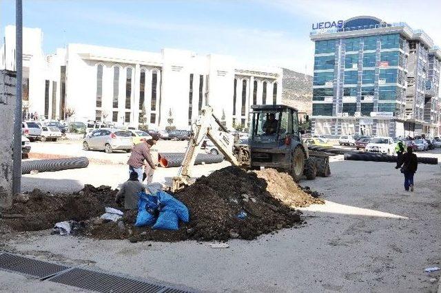 Edremit’te Cadde Ve Sokaklarda Yeniden Düzenleme Çalışmaları Başlıyor