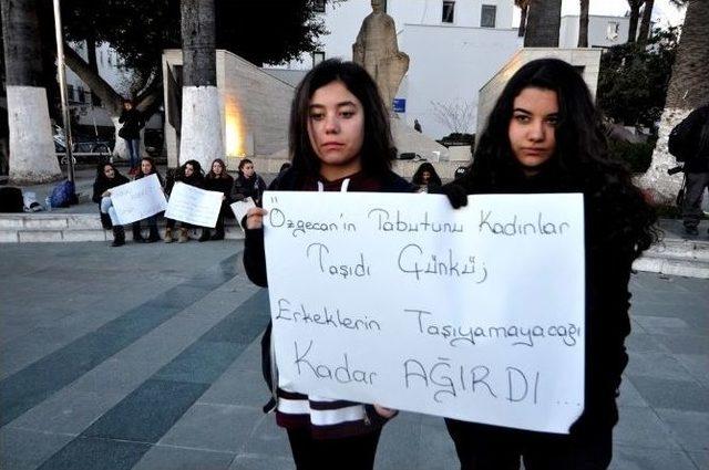 Bodrum’da Tiyatrolu Protesto