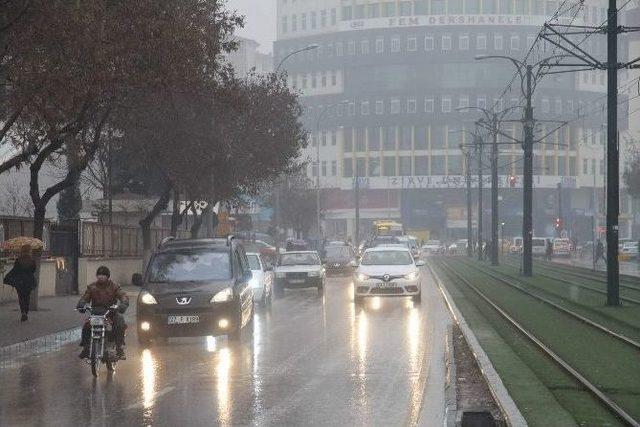 Yağmur Yerini Kar Yağışına Bıraktı