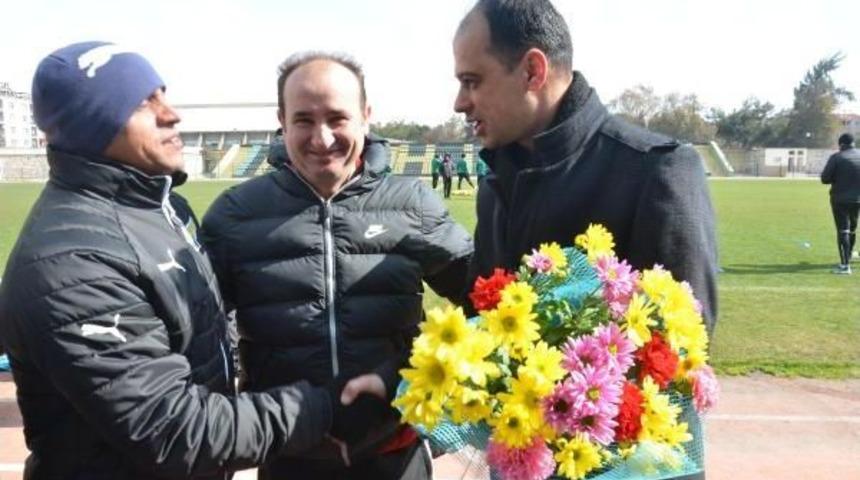 &Ouml;grencilerden Merter'e S&uuml;rpriz Doğum G&uuml;n&uuml; Kutlaması