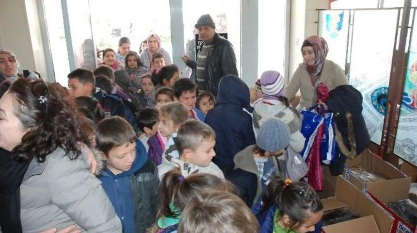 Didimli Yardımsevenler &Ccedil;ocukların Y&uuml;z&uuml;n&uuml; G&uuml;ld&uuml;rmeye Devam Ediyor