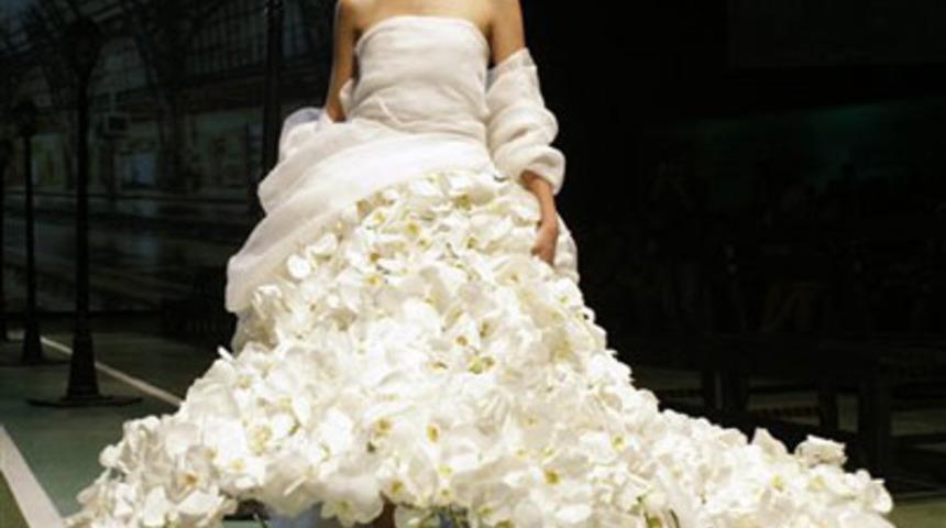 Orkide &Ccedil;i&ccedil;ekli Gelinlik