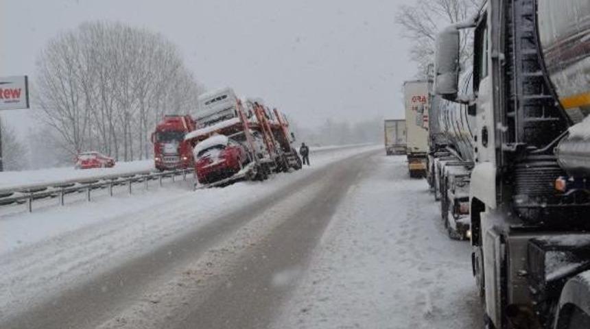 Bursa'da 320 K&ouml;y Yolu Kardan Kapandı (3)