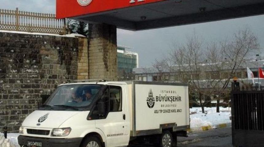 Kocası Tarafından Öldürülen Kübra Kart’In Cenazesi Adli Tıp Kurumu’Nda Alındı