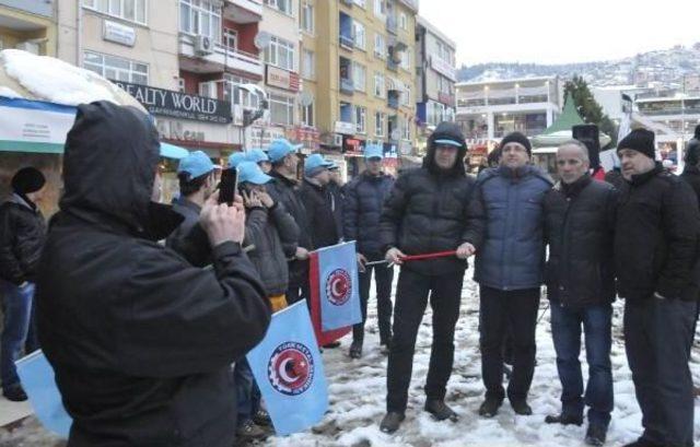 İzmit'te Işçiler Kıdem Tazminatı Için Yürüdü