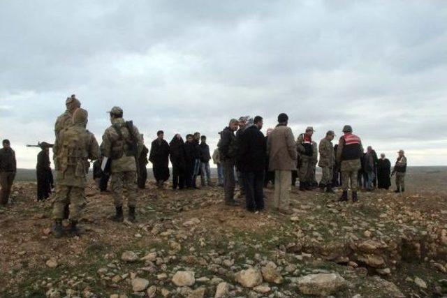 Şanlıurfa’Da Arazide 2 Ceset Bulundu