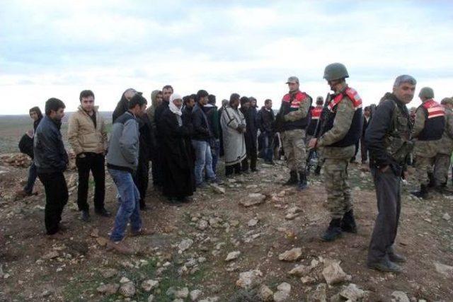 Şanlıurfa’Da Arazide 2 Ceset Bulundu