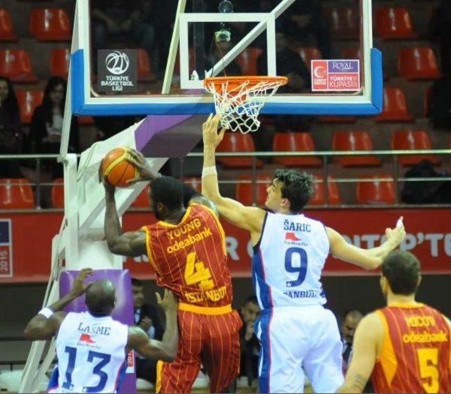 Anadolu Efes-Galatasaray Liv Hospital: 79-73