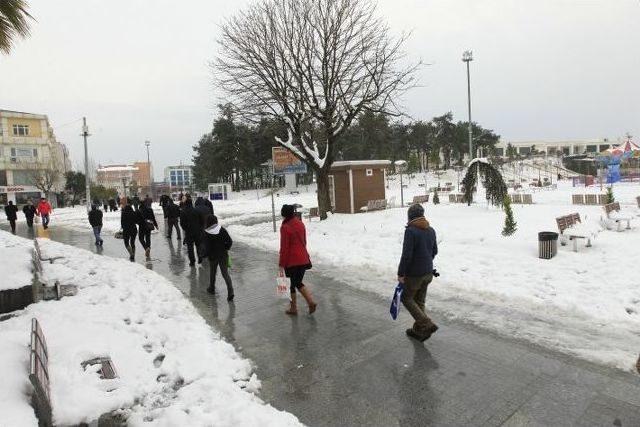 Gebze’de Kar Küreme Çalışmaları Devam Ediyor