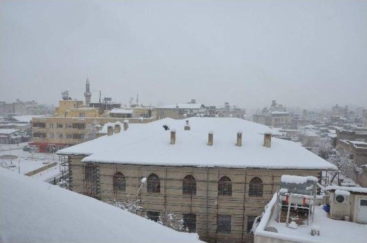 Kilis’te Kar Yağışı Ulaşımı Engelliyor G4