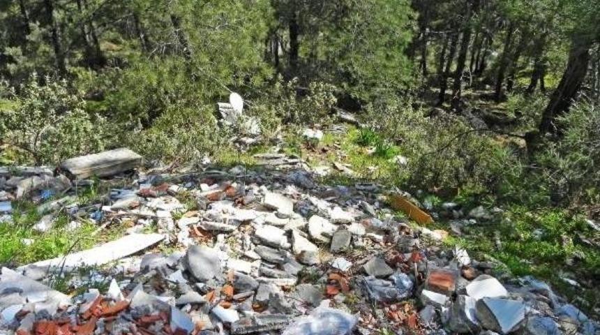 Turizm Cenneti Marmaris'te Moloz Kirliliği