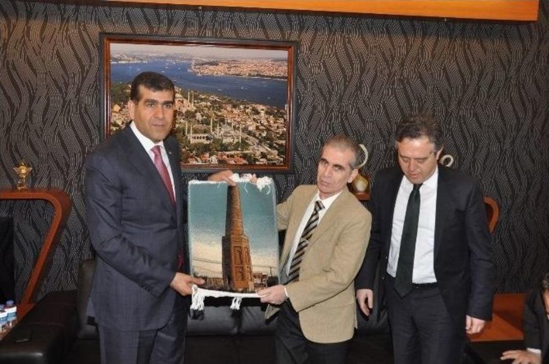 Ikyb Milletvekilerinden Altunsa&rsquo;ya &Ouml;vg&uuml; Yağdı