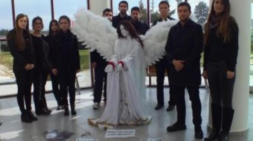 &Ouml;zgecan'a Soğuk Heykelli Anma