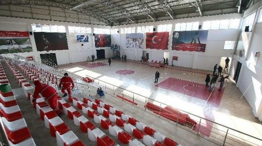Chp Lideri Kılı&ccedil;daroğlu, İzmir&rsquo;de Spor Salonu A&ccedil;acak