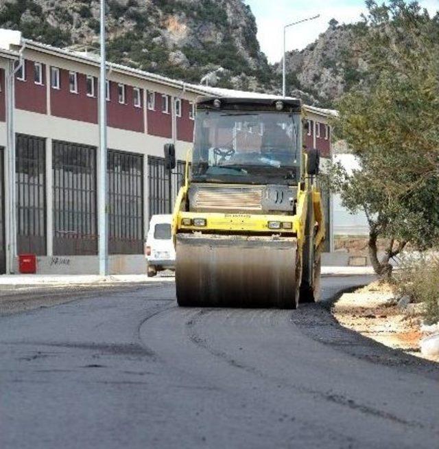 Varsak Sanayi’nin Asfalt Çalışmaları Tamamlandı