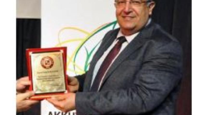 Rekt&ouml;r Yardımcısı Orhan Kalp Krizinden &Ouml;ld&uuml;