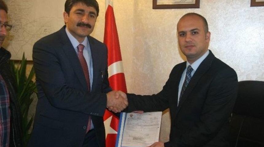 &Ccedil;etin, Milletvekili Aday Adaylığı Başvurusu Yaptı