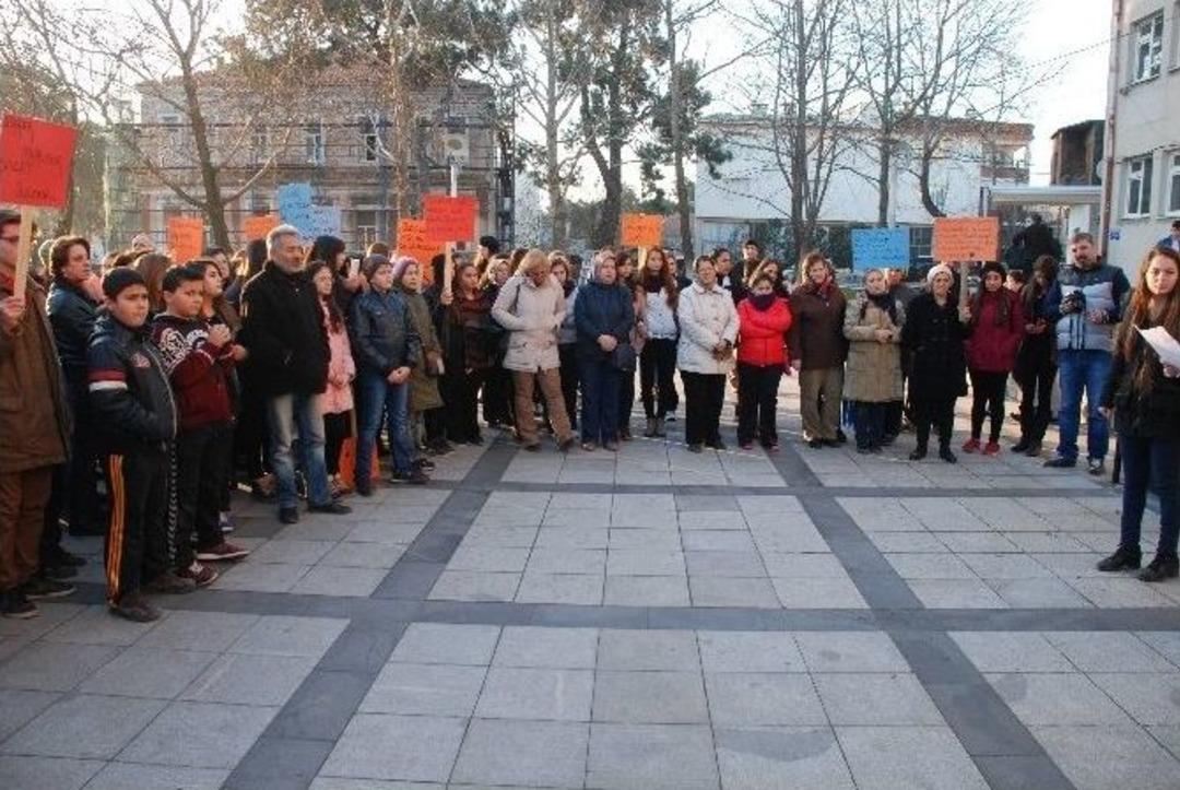 Lise &Ouml;ğrencileri &Ouml;zgecan İ&ccedil;in Y&uuml;r&uuml;d&uuml;