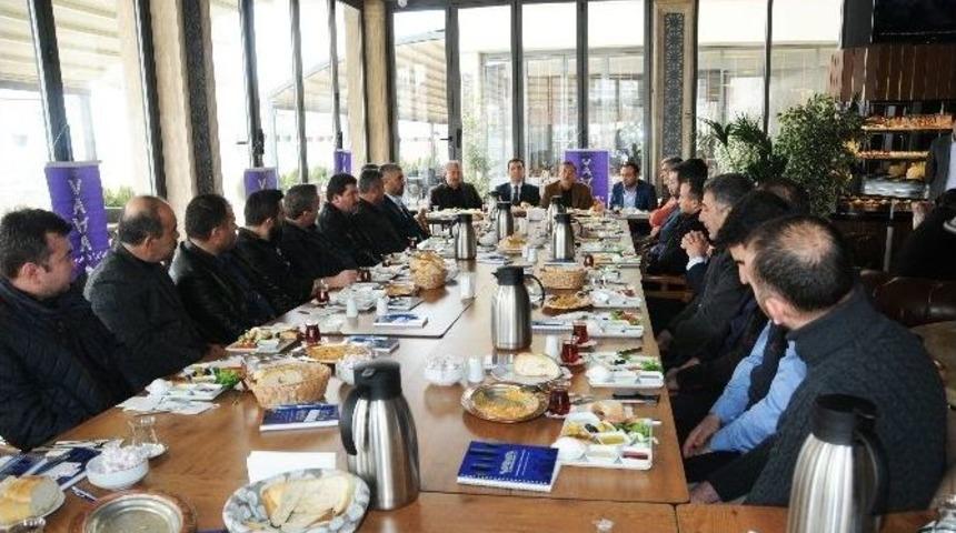 Pursaklar Belediye Başkanı &Ccedil;etin Esnafla Buluştu