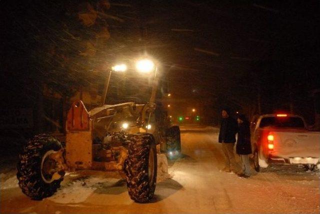 Bolvadin’de Kar Temizleme Çalışmalasrı