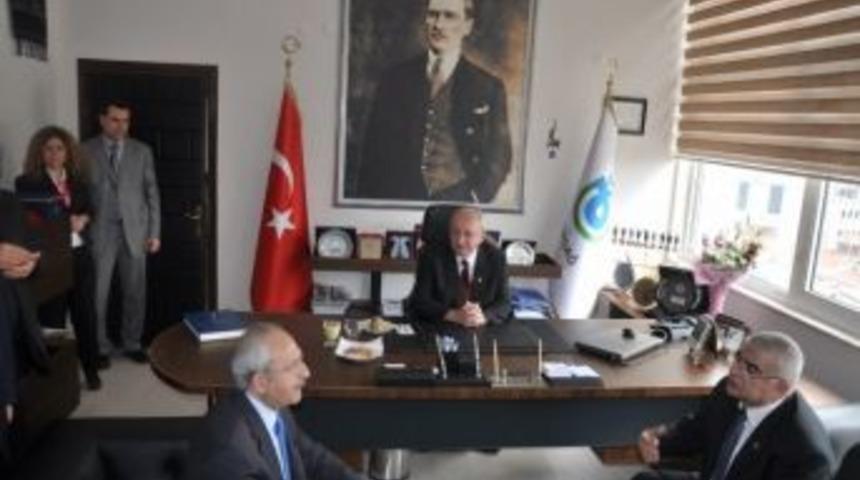 Chp Genel Başkanı Kılı&ccedil;daroğlu, Tekirdağ B&uuml;y&uuml;kşehir Belediye Başkanı Kadir Albayrak&rsquo;ı Ziyaret Etti