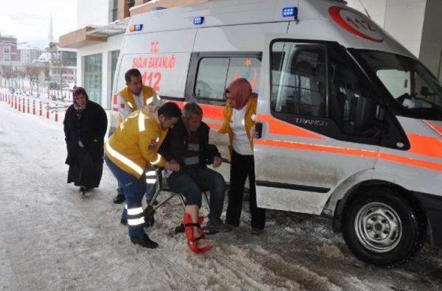 Karaman'da 250 Kişi, Buzda Kayıp Düşerek Hastanelik Oldu