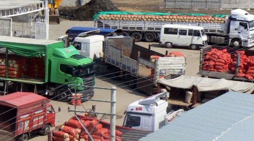 Menderes'in Ismini Kaldırdığı Ileri S&uuml;r&uuml;len Hal M&uuml;d&uuml;r&uuml; G&ouml;revden Alındı