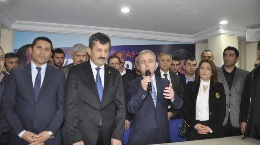 Hamdi Uçar Adaylık Dosyasını Zeki Tosun’a Teslim Etti